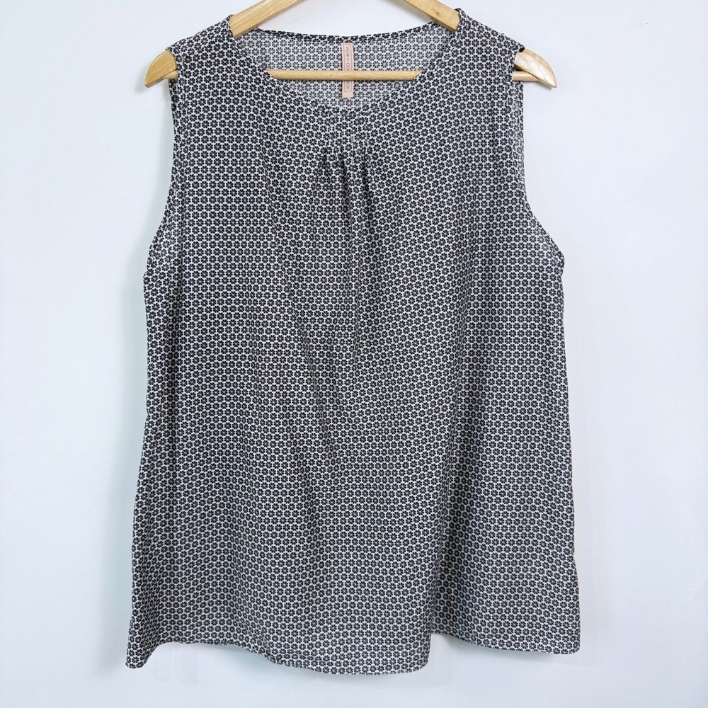 Wear In‎ Good Health Floral Sleeveless Top Womens 2X Black White Lightweight